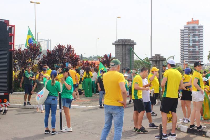 Passeata em defesa dos princípios cristãos reúne manifestantes na Rua da Gente — foto 2
