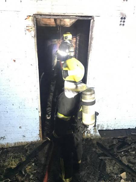 Corpo de Bombeiros combate incêndio em casa no bairro Imperatriz — foto 2