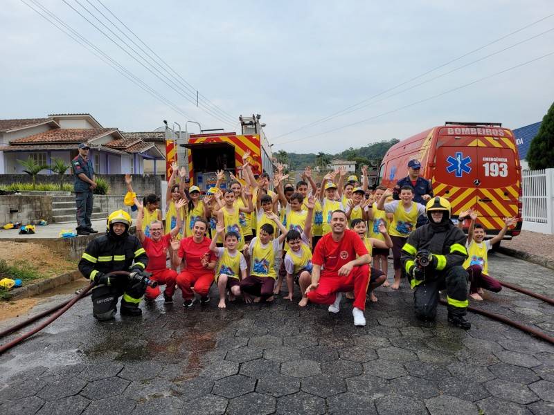 Projeto Golfinho forma 90 alunos do 4º ano em Urussanga — foto 2