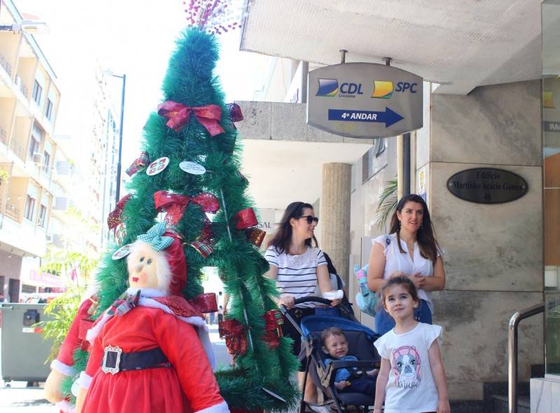 Cerca de cinco mil pessoas são esperadas para o acendimento das luzes de natal na Praça Nereu Ramos — foto 2