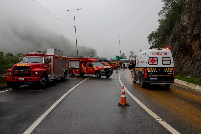 BR-376: Corpo de Bombeiros do Paraná encerra busca por vítimas — foto 1