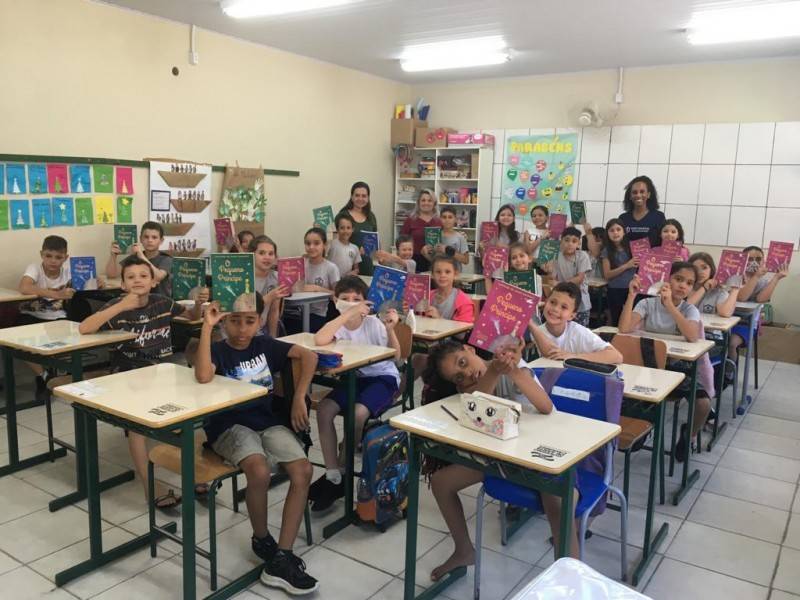 Engeplus Empresas apoia iniciativa de presentear alunos com exemplares do livro O Pequeno Príncipe — foto 3