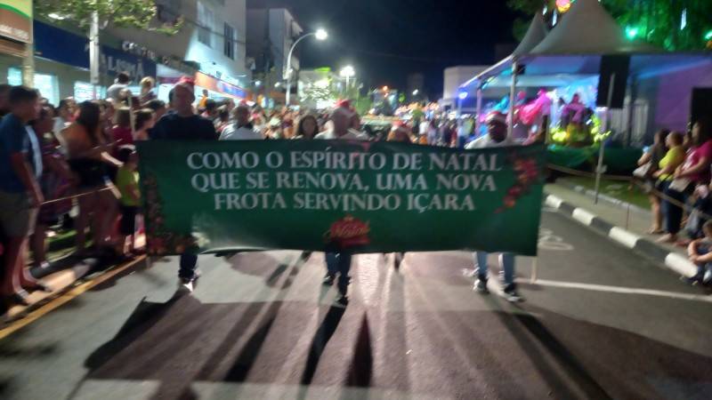 Içara realiza primeiro desfile de Natal; espetáculo encantou o público — foto 1