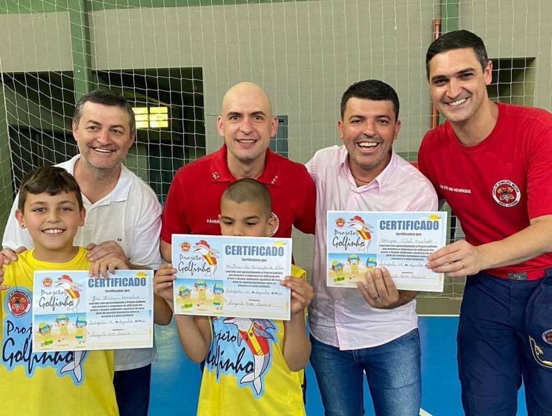 Projeto Golfinho forma 104 alunos da rede municipal de ensino de Siderópolis — foto 1