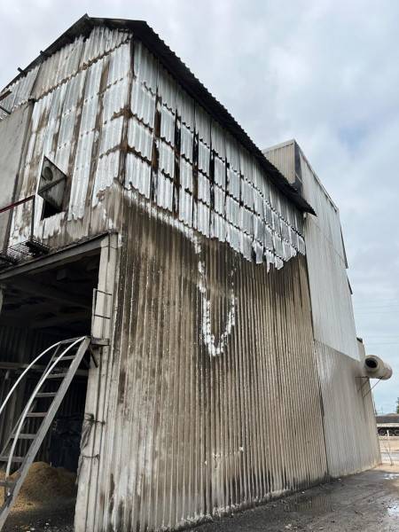 Incêndio atinge reservatório de secagem de casca de arroz em Turvo — foto 2