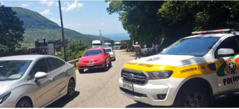 Pista limpa e trânsito liberado na Serra do Rio do Rastro — foto 3