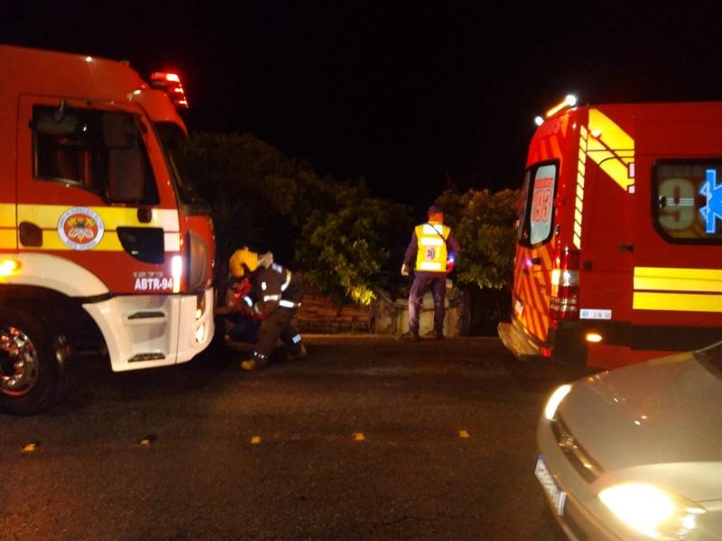 Motorista capota carro nas curvas do Iró, em Laguna — foto 1