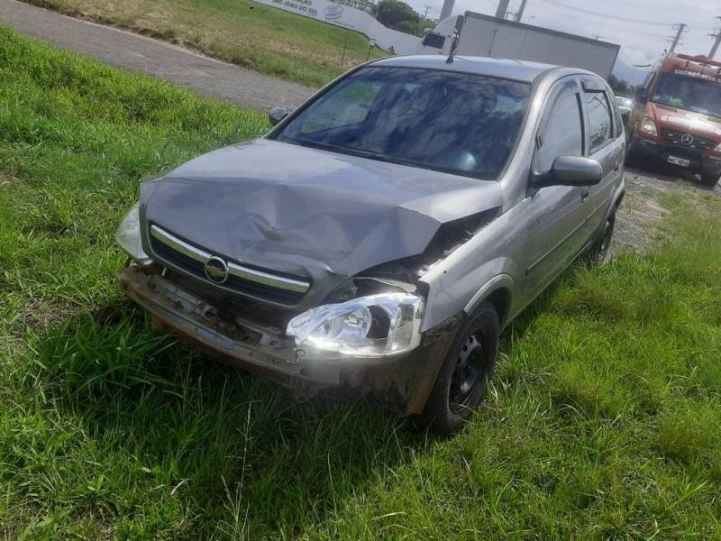 Acidente envolve três carros e um caminhão em São João do Sul — foto 2