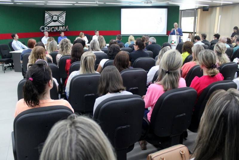 Mais de 1,8 mil profissionais da Educação de Criciúma são contemplados com bônus por desempenho — foto 4