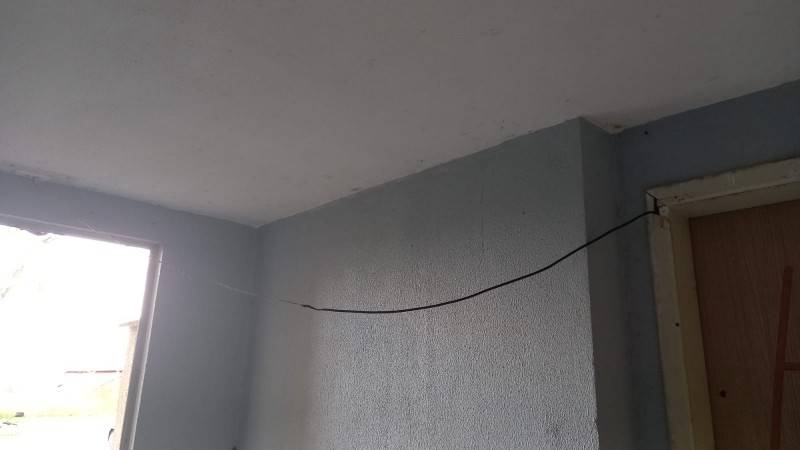 Operação identifica 'gatos de energia' e outras irregularidades em residencial em Criciúma — foto 2