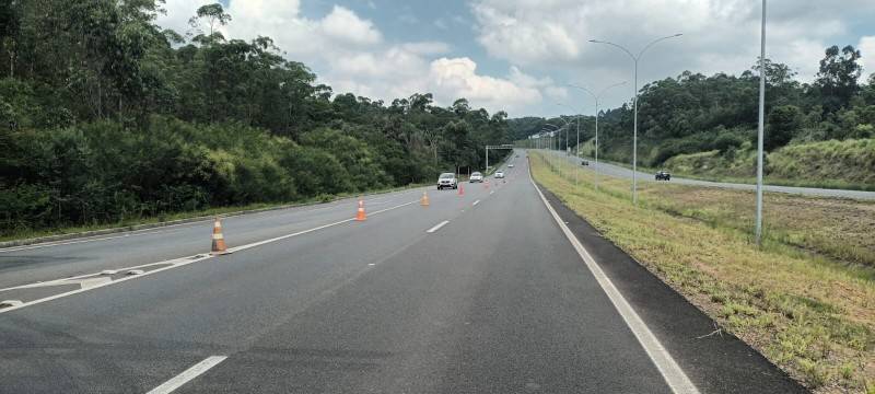 Empreiteira conclui instalação de vigas em viaduto e bloqueios na Via Rápida são encerrados — foto 5