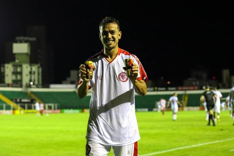 Hercílio Luz vence mais uma no Catarinense e reassume a liderança — foto 2