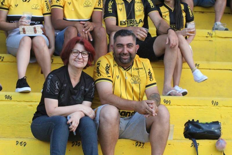 Mais de 10 mil torcedores enchem a arquibancada do Heriberto Hülse para acompanhar o Tigre — foto 1