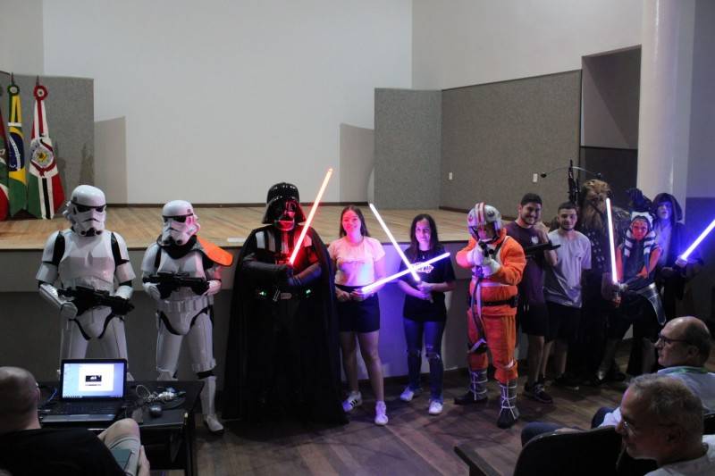 Em clima de Star Wars, calouros são recepcionados na UniSatc — foto 1