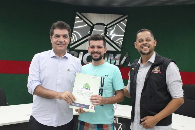 Prefeitura de Criciúma entrega 50 escrituras para diversos bairros — foto 4