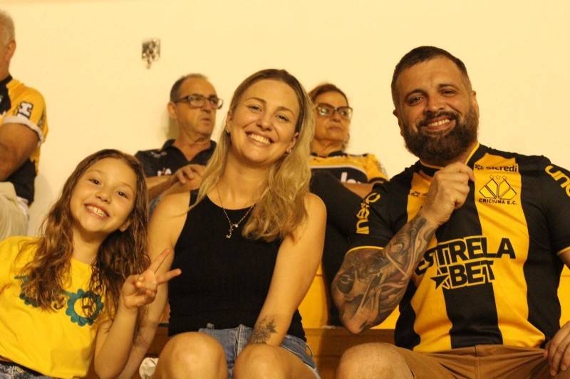 Torcida carvoeira comemora vitória do Tigre no Majestoso — foto 1