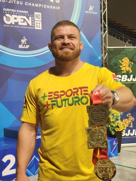 Atleta da FME de Criciúma é campeão em competição internacional de jiu-jitsu — foto 1