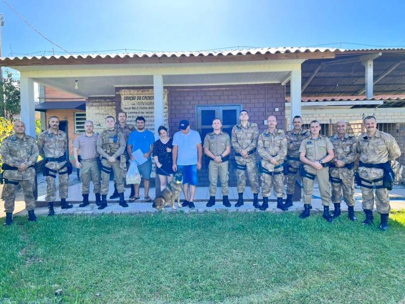 Aposento da cadela Flecha marca 20 anos do Canil do 9º Batalhão de PM de Criciúma — foto 1