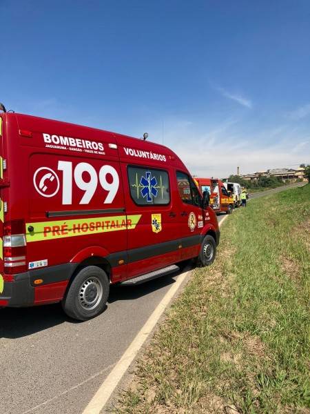 Motociclista fica ferido em acidente na BR-101 — foto 2