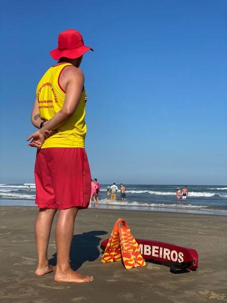 Bombeiros encerram Operação Veraneio nas praias do Extremo Sul — foto 1