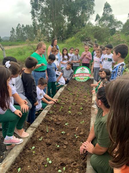 Escola de Maracajá utiliza horta escolar como ferramenta pedagógica — foto 2