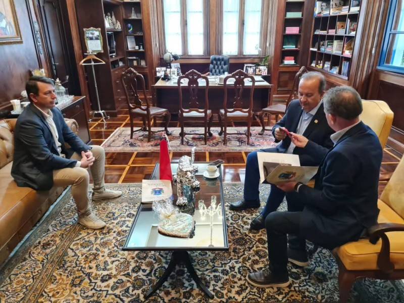 Governador Jorginho Mello recebe projeto do canal da gôndola de Nova Veneza — foto 4