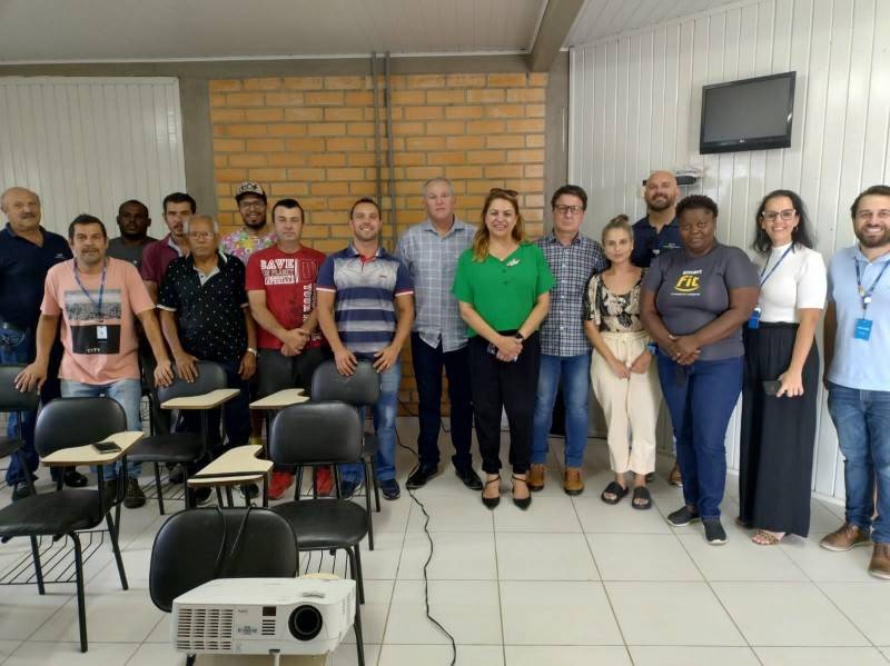 Içara inicia nova turma do curso de solda com a parceria da empresa Petrofab — foto 3