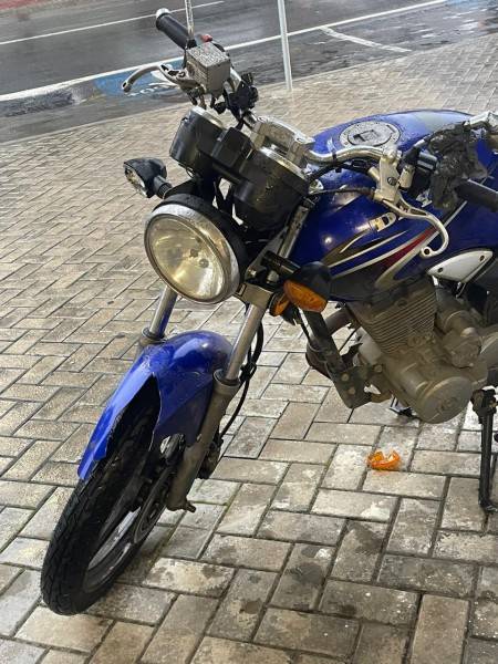 Criciúma: motociclista é hospitalizada após sofrer queda na rua Anita Garibaldi — foto 1