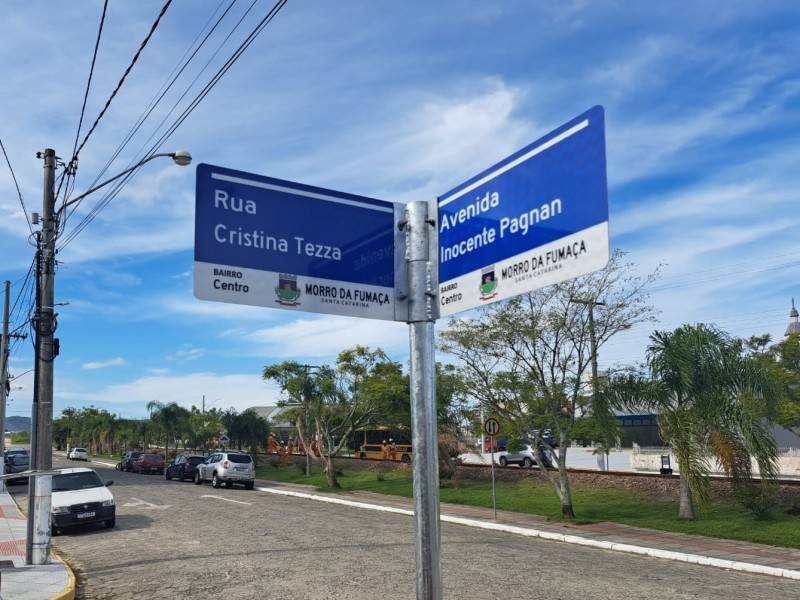 Novas placas de sinalização de trânsito são instaladas em Morro da Fumaça — foto 1