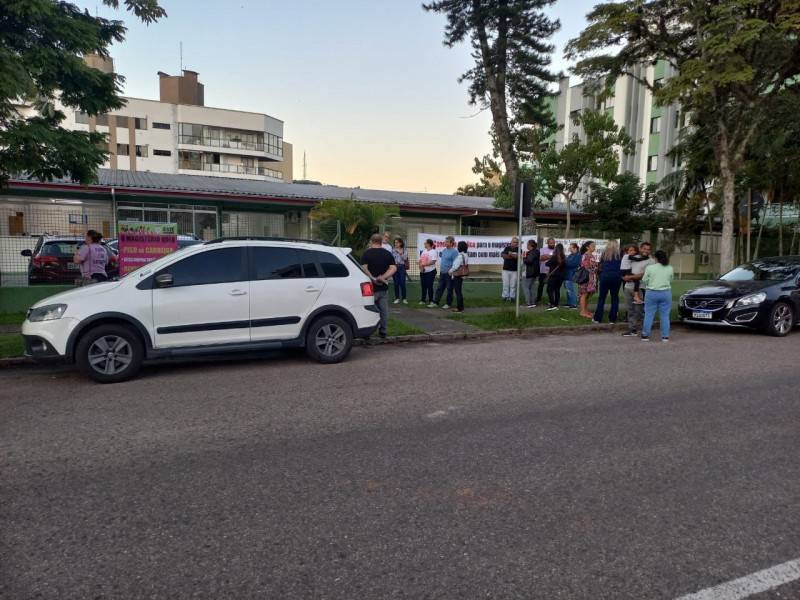 Sinte realiza manifestação por melhores salários — foto 2
