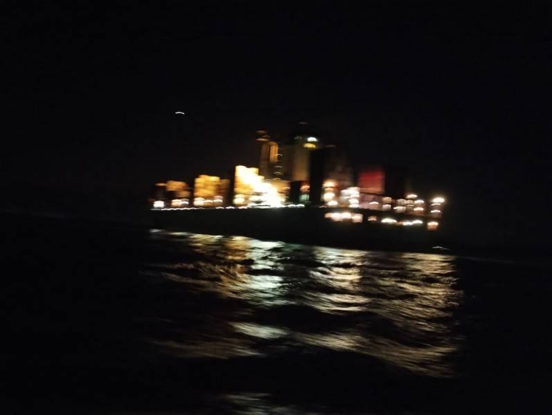 Imbituba: filipino é socorrido pelos bombeiros em alto-mar — foto 2