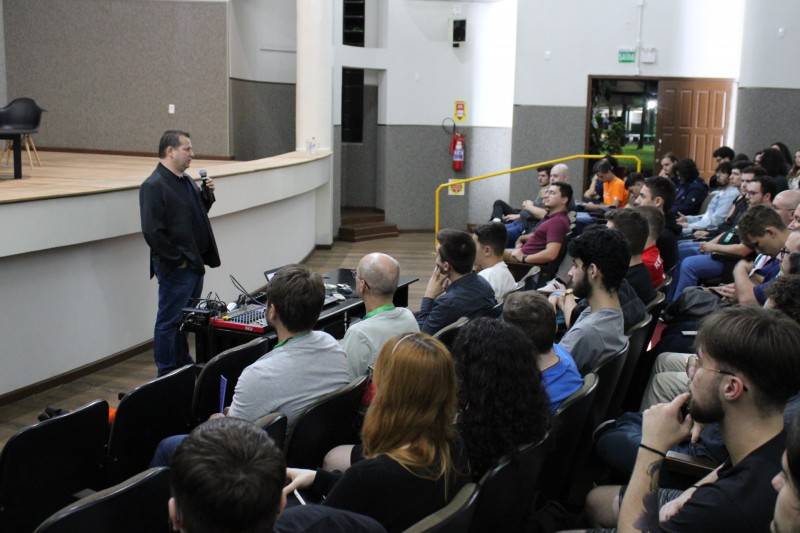 Cibersegurança é destaque em palestra na UniSatc — foto 1