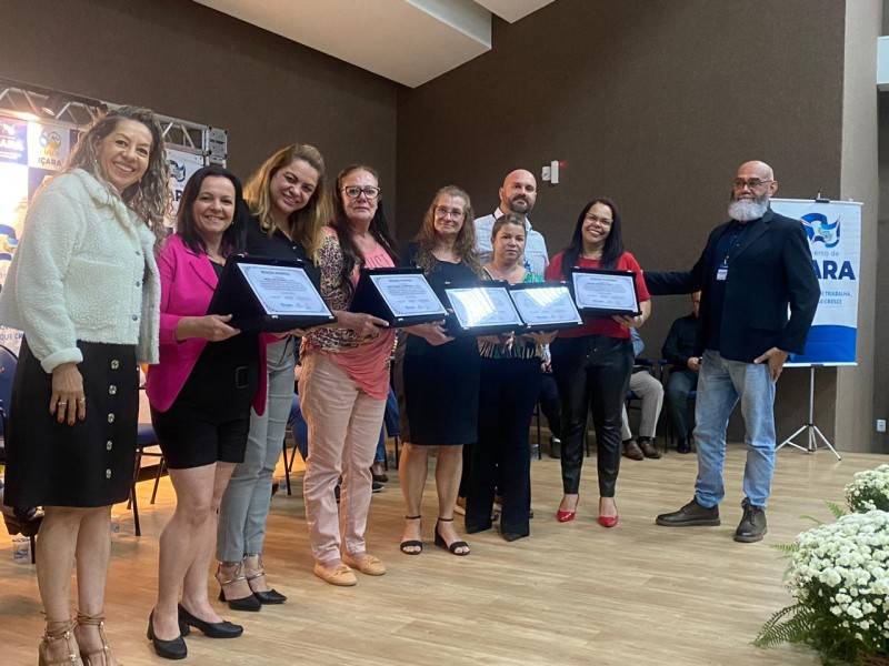 Semana da Família de Içara começa com homenagens e palestra sobre relação entre pais e filhos — foto 1