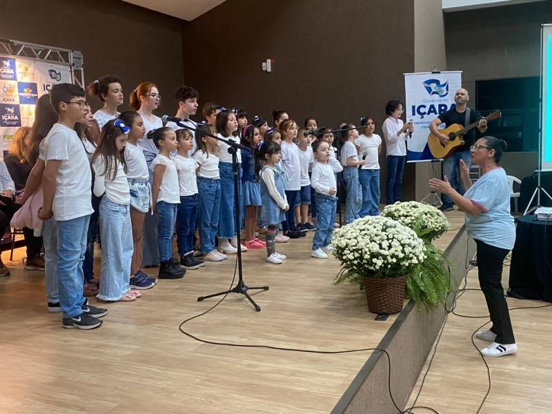Semana da Família de Içara começa com homenagens e palestra sobre relação entre pais e filhos — foto 2