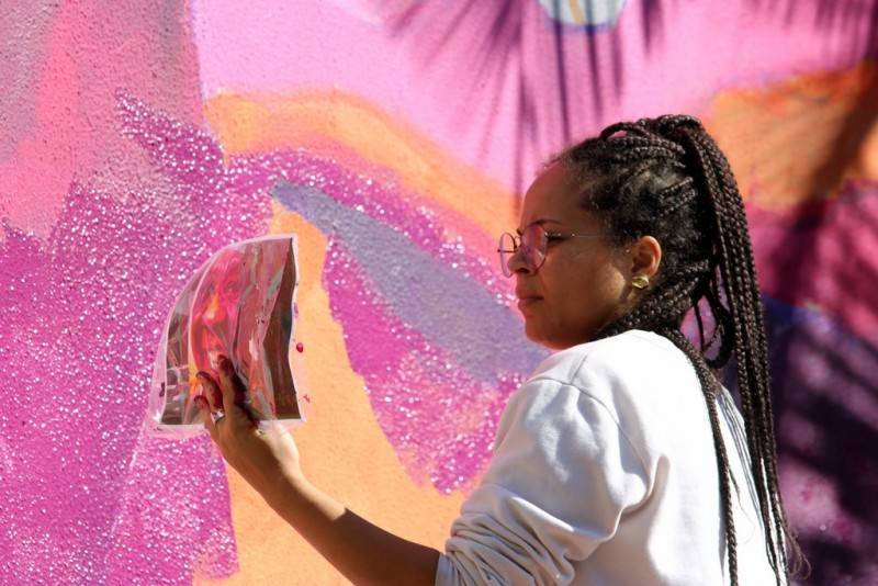 Mural de artista visual consagra legado de primeira professora negra da Unesc — foto 2