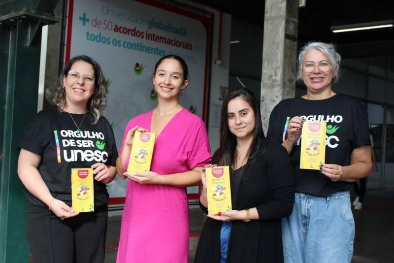 Projeto de Extensão da Unesc resulta em cartilha informativa traduzida em quatro idiomas — foto 2