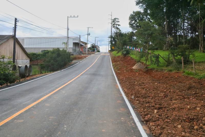 Pavimentação asfáltica da rua José Fenalli é inaugurada em Criciúma — foto 2