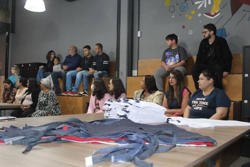 Senai e Abadeus entregam certificados às alunas do curso de costura industrial básica — foto 2