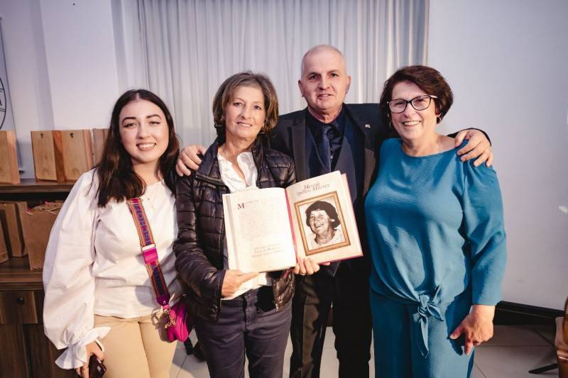 Benício Spillere lança livro “Mães de Caravaggio” — foto 4