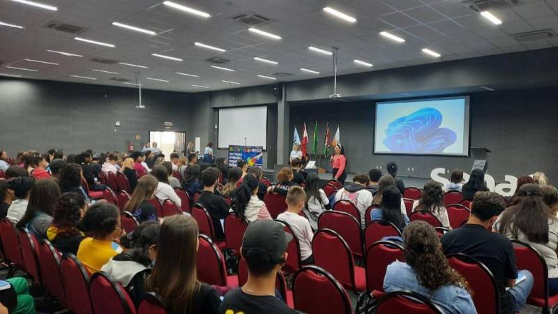 Monitores da rede municipal de ensino de Criciúma participam da formação “Autismo Presente” — foto 1