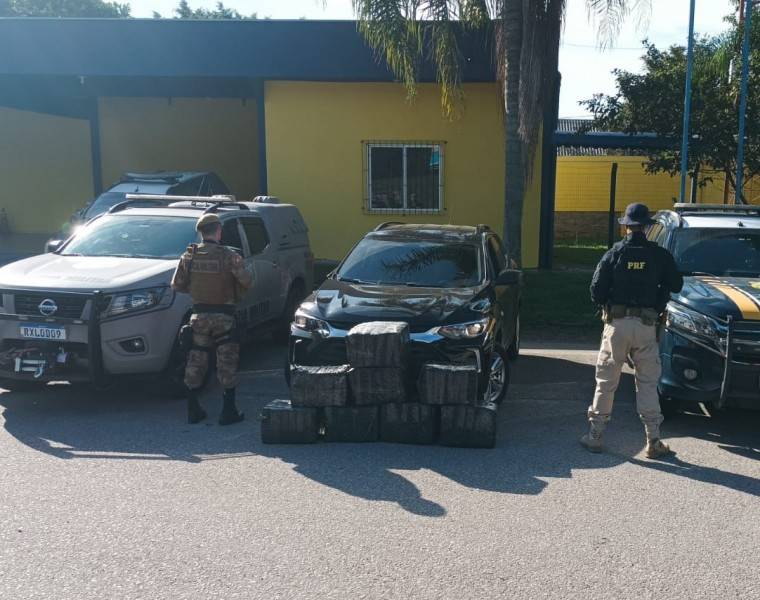 Ação conjunta entre PRF e PM apreendem 182 quilos de maconha em Santa Catarina — foto 1