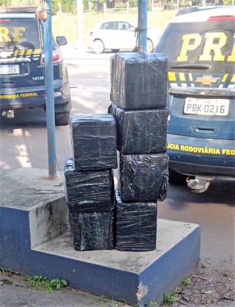 Ação conjunta entre PRF e PM apreendem 182 quilos de maconha em Santa Catarina — foto 2