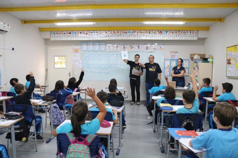 Demutran realiza Blitz Educativa no distrito de Estação Cocal — foto 1
