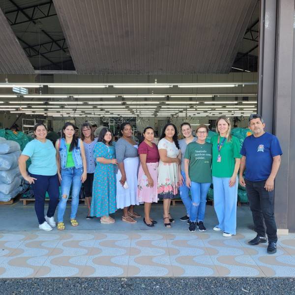 Alunas da oficina de costura de Forquilhinha conhecem o processo fabril da Vanelise — foto 2
