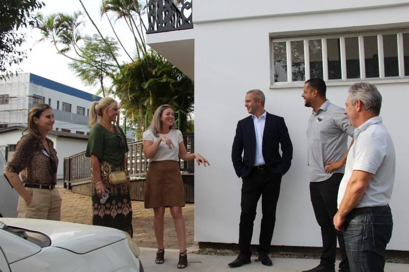 Juiz da Vara da Infância e Juventude visita novo espaço do Abrigo Florescer — foto 2