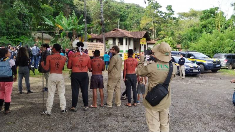 Em protesto contra o PL 490, indígenas bloqueiam BR-101 no Morro dos Cavalos — foto 1