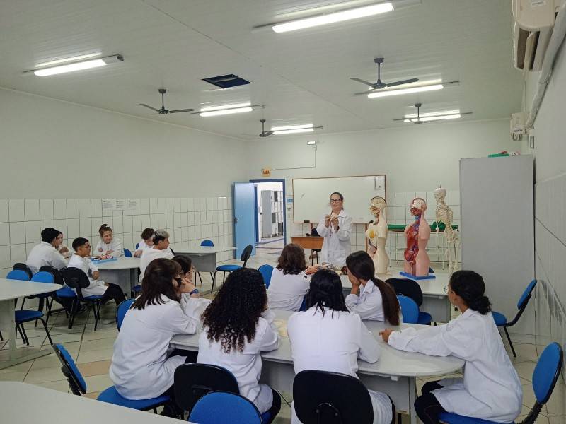 Aula prática traz novos conhecimentos aos estudantes do Colégio Universitário — foto 2