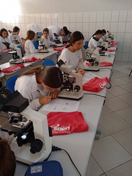 Aula prática traz novos conhecimentos aos estudantes do Colégio Universitário — foto 6