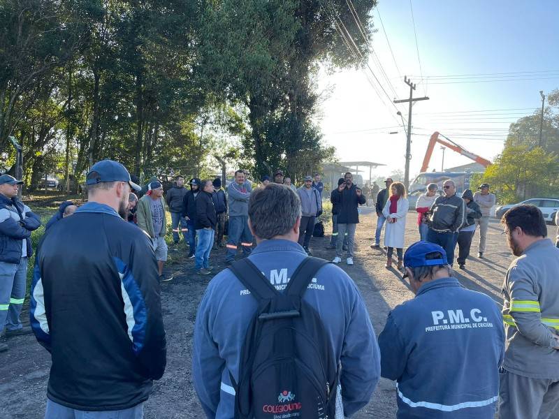 Servidores municipais do pátio de máquinas encerram greve em Criciúma — foto 3