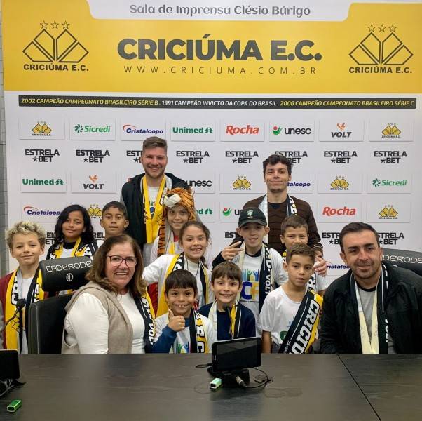 Participantes do SCFV de Maracajá visitam Estádio Heriberto Hülse — foto 4